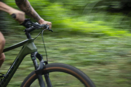 Objevte svět RINOS karbonových horských bicyklů: ideální pro ženy, muže a začátečníky