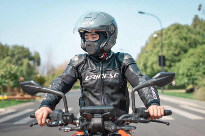 ROCKBROS kukla prodyšná na motorku UPF50+ letní ledové hedvábí