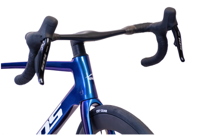 RINOS Karbonové Silniční Kolo Odin 6.1 Shimano 105 Di2, 24 rychlostí