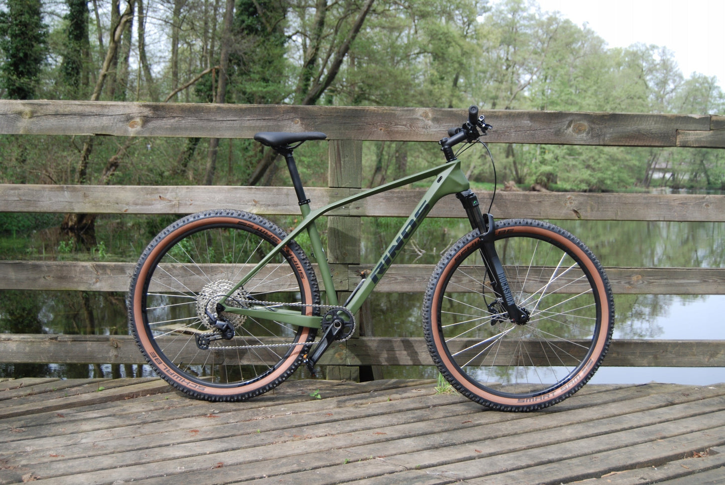 RINOS Gaia2.0 Karbonové horské kolo MTB  Shimano Deore 12 rychlostí Hardtail Rockshox