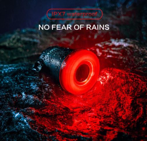 Zadní světlo na kolo TOWILD s automatickým snímáním brzdy USB dobíjecí zadní světlo na kolo IPX7 Vodotěsné 3 bezpečnostní režimy Ultra jasné pro bezpečnou noční jízdu